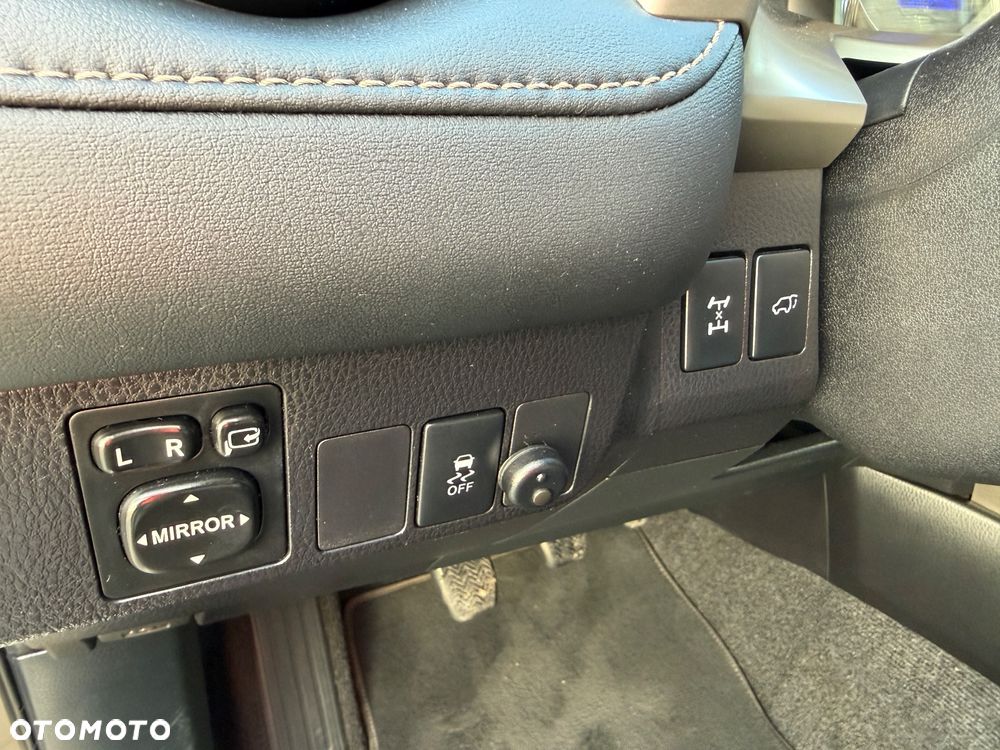 Toyota RAV4 2.0 D-4D Premium 4x2 - 18