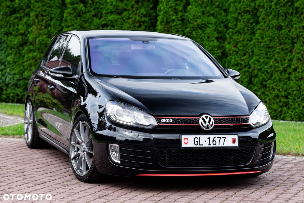 Volkswagen Golf 2.0 GTI - 1