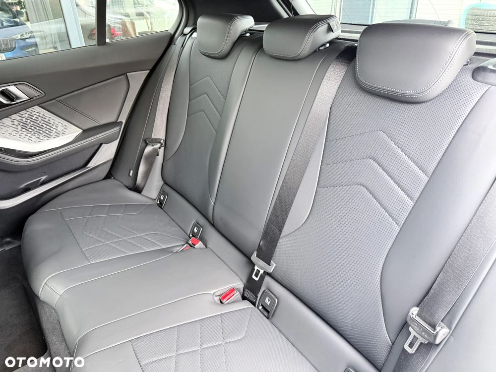 BMW Seria 1 120 - 32