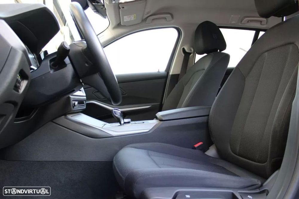 BMW 320 d Line Sport Auto — fotografia 8