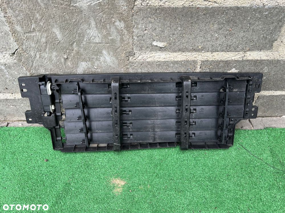 RANGE ROVER VELAR L560 M8A28475BA KIEROWNICA POWIETRZA ŻALUZJA - 1