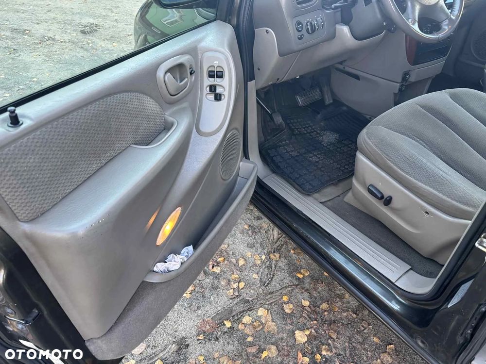 Chrysler Grand Voyager - 18