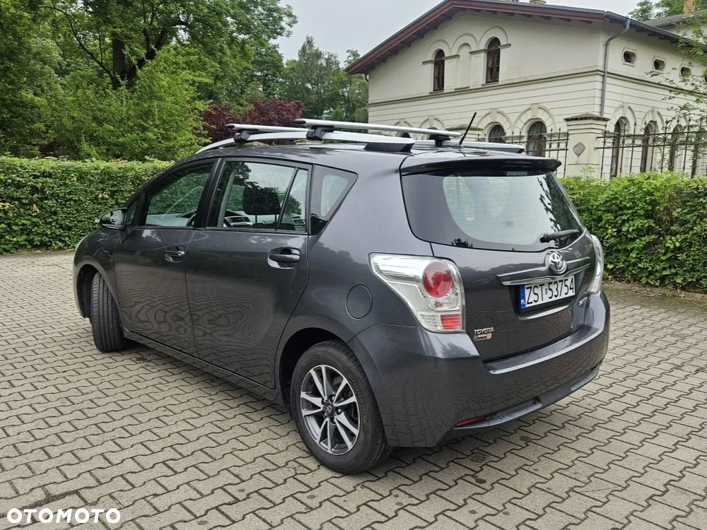 Toyota Verso 1.8 Premium 7os - 3