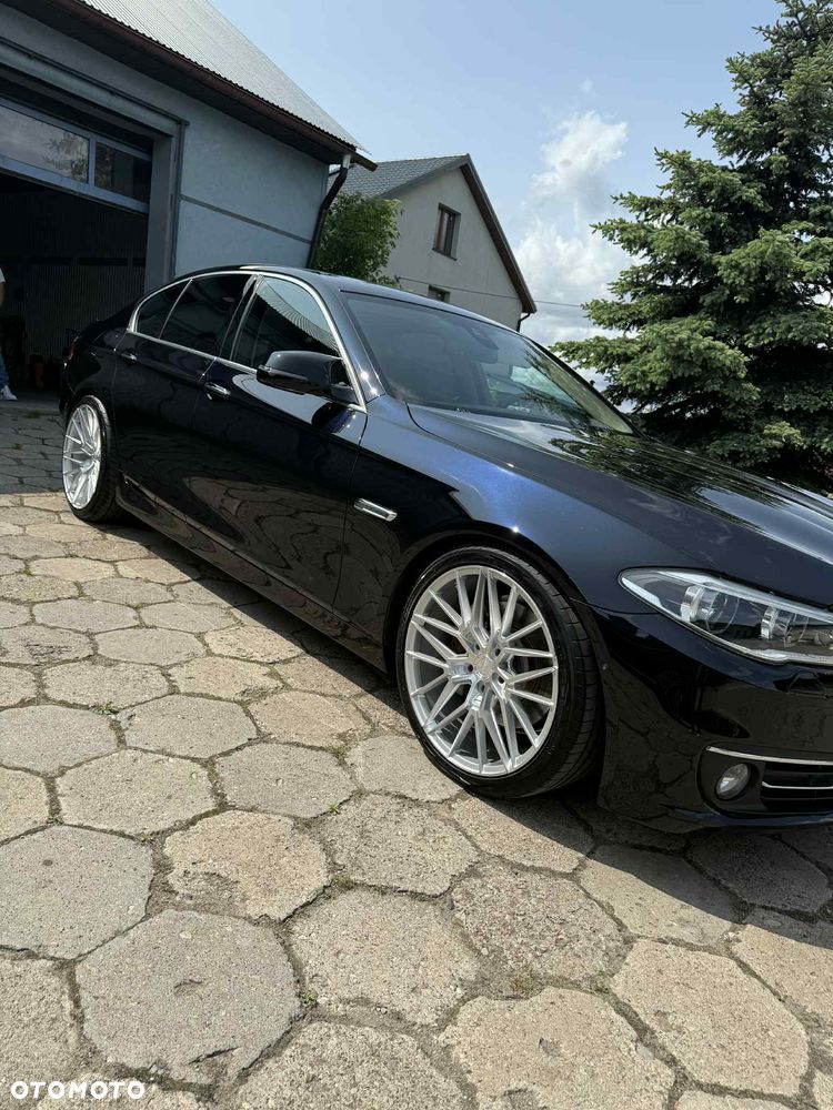 BMW Seria 5 528i xDrive Luxury Line - 2