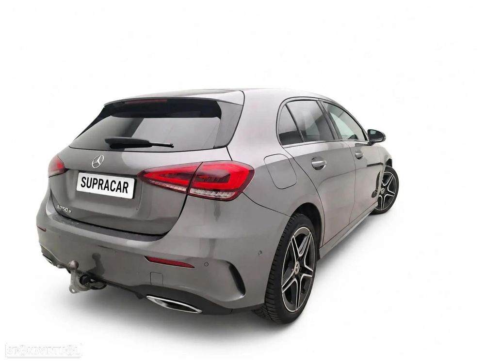 Mercedes-Benz A 250 e AMG Line - 4