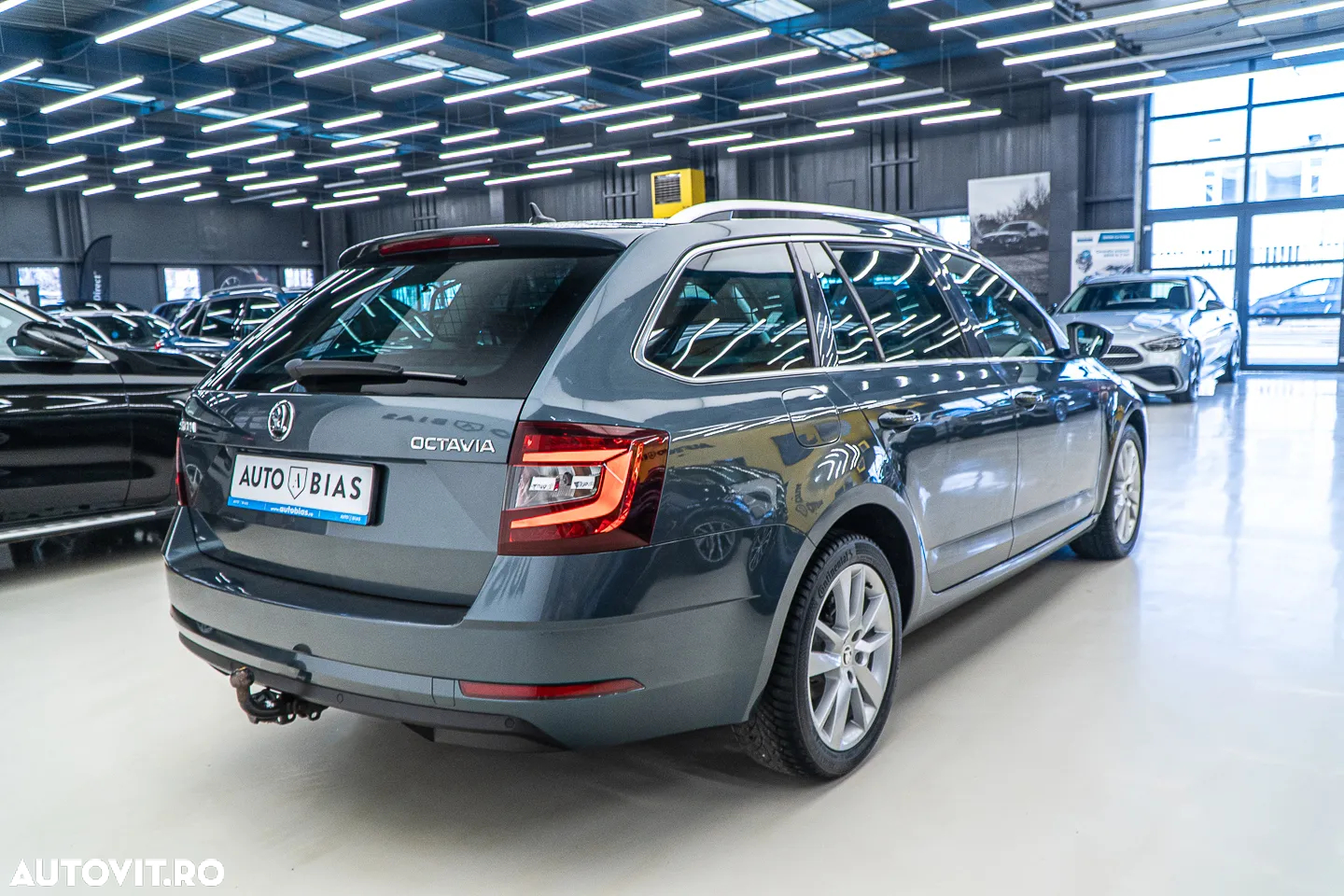 Skoda Octavia Combi Diesel 1.6 TDI DSG Style - 8