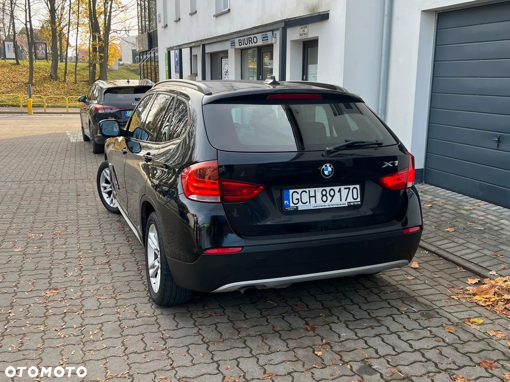 BMW X1 sDrive18i - 18