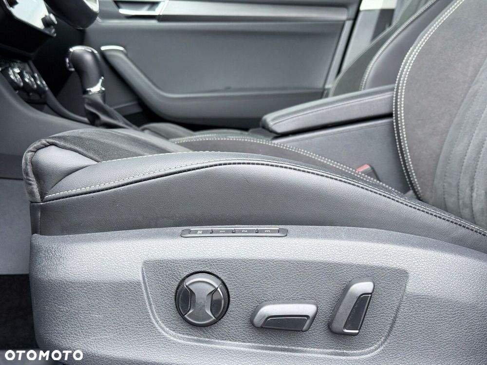 Skoda Superb 2.0 TDI SCR Style DSG - 28