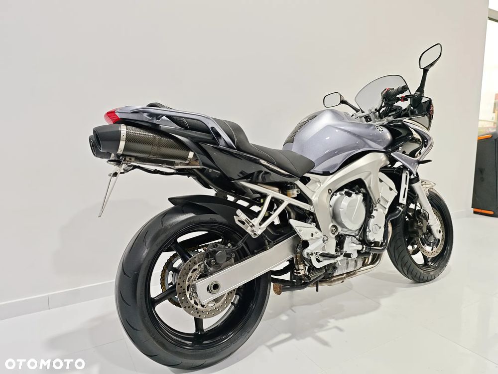 Yamaha FZ - 8