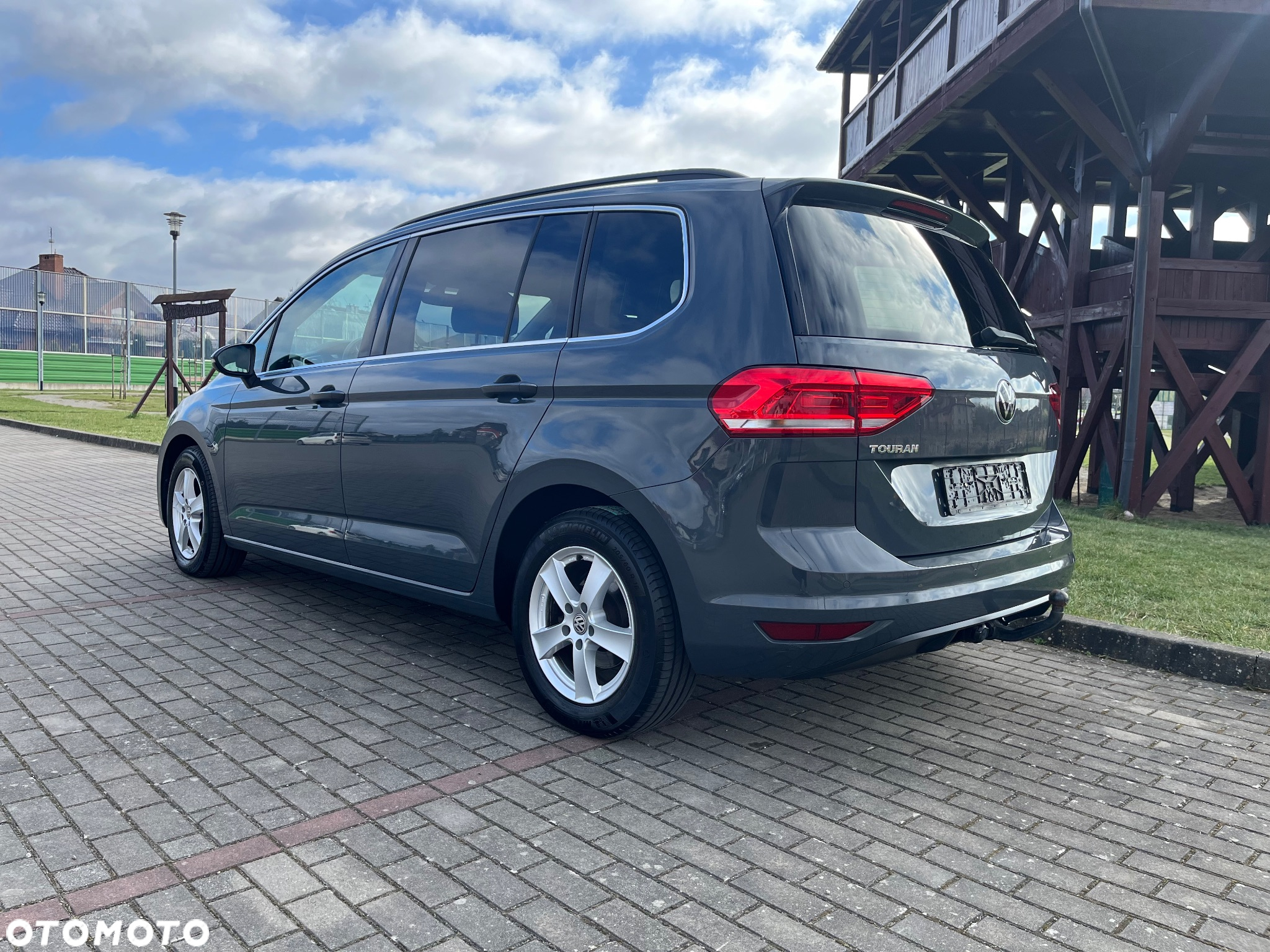 Volkswagen Touran 2.0 TDI SCR DSG Comfortline - 4