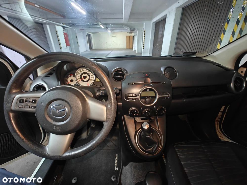 Mazda 2 1.3 Exclusive - 8
