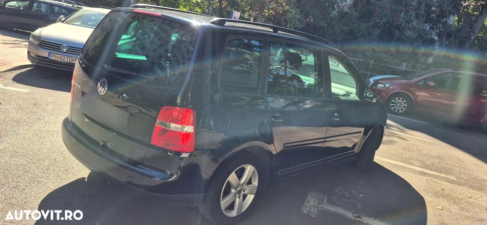 Volkswagen Touran 1.9 TDI DPF Conceptline - 8