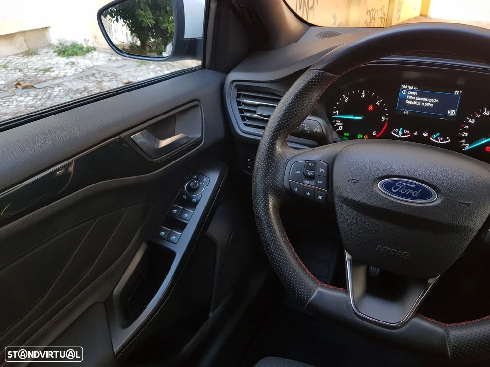 Ford Focus SW 1.5 TDCi EcoBlue ST-Line X - 26