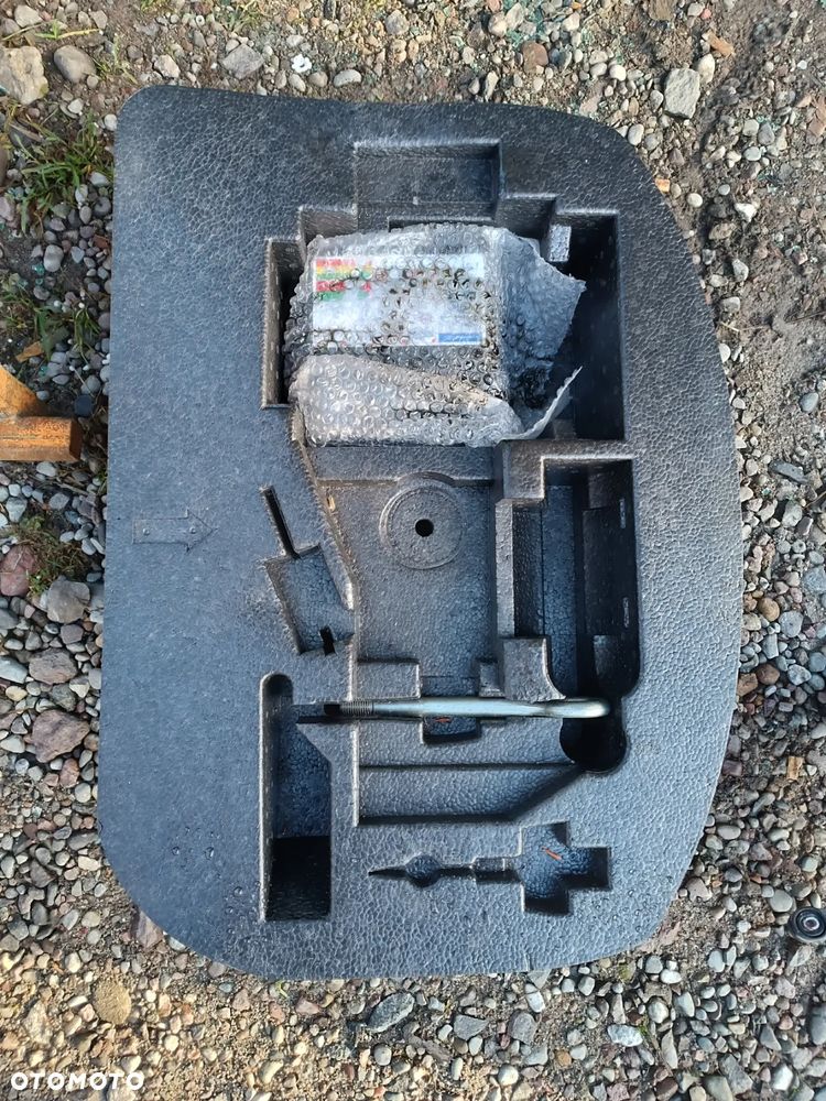 FORD KA MK2  ORGANIZER  STYROPIAN WYPEŁNIENIE BAGAŻNKIKA POMPKA - 1