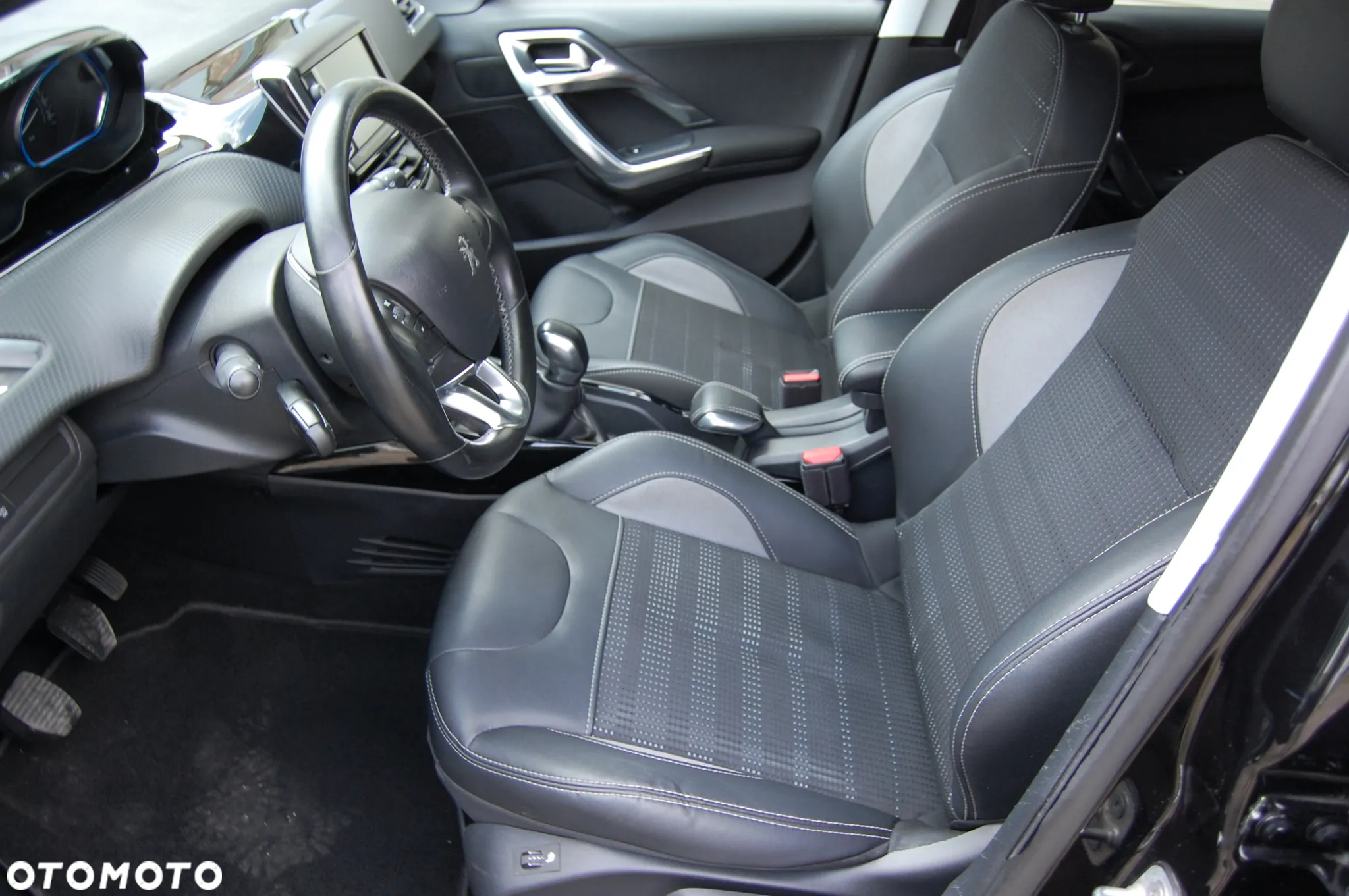 Peugeot 2008 BlueHDi 100 STOP & START Allure - 17