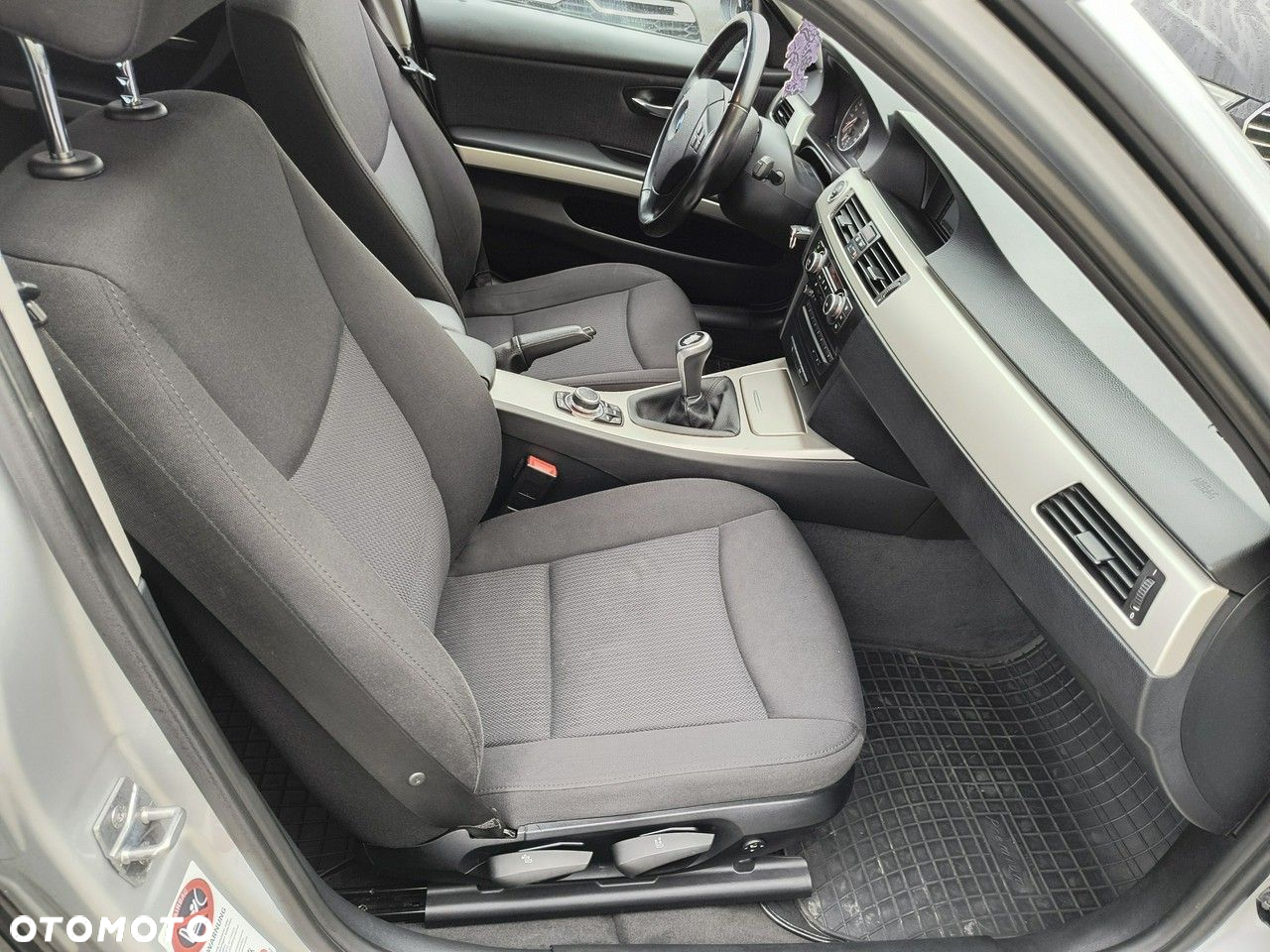 BMW Seria 3 318d Touring Sport Line - 25
