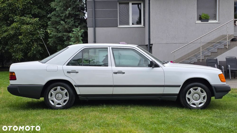 Mercedes-Benz W124 (1984-1993) - 13