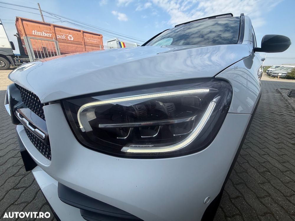 Mercedes-Benz GLC 300 d 4MATIC 9G-TRONIC AMG Line Plus - 37