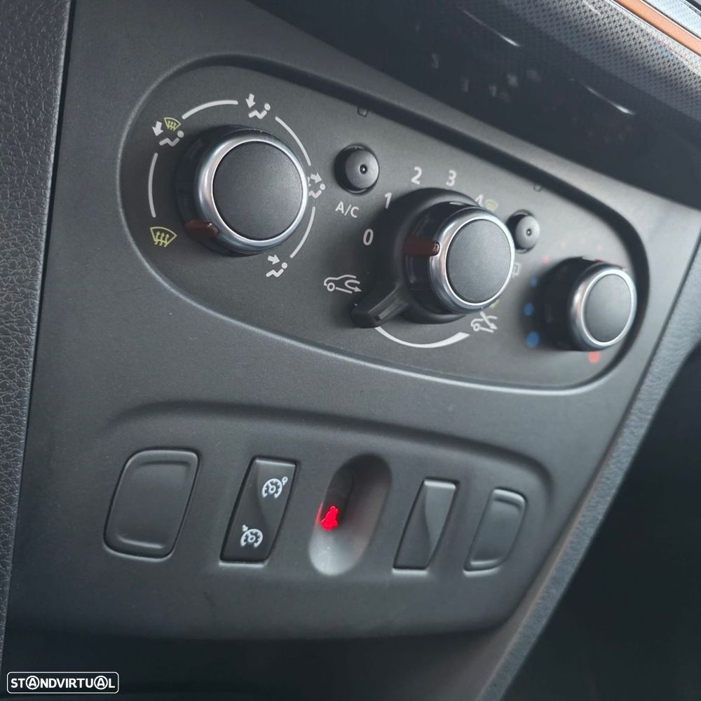 Dacia Sandero Stepway TCe 90 Easy-R Celebration - 24