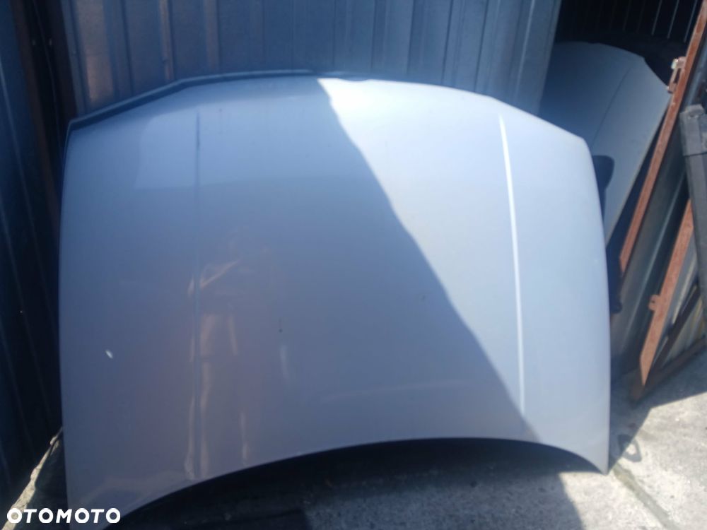 Volkswagen Golf IV maska kod lakieru LB7Z - 1