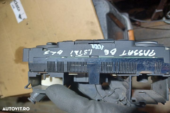 Comanda AC Volkswagen VW Passat B6 [2005 - 2010] wagon 5-usi 2.0 TDI - 1