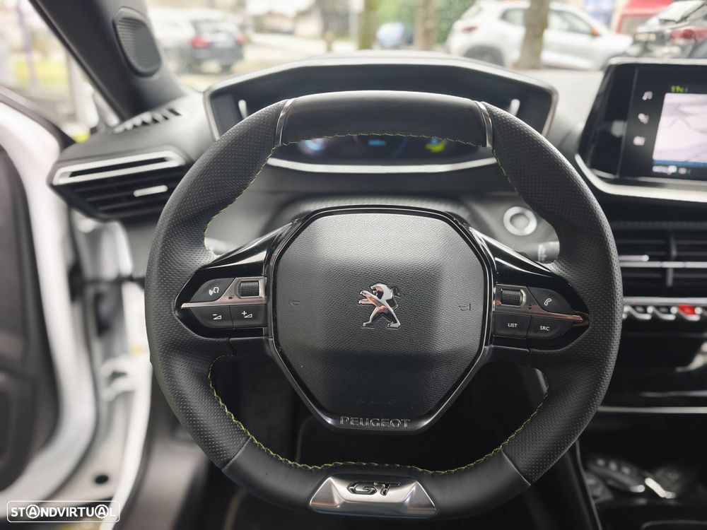 Peugeot e-2008 50 kWh GT - 12