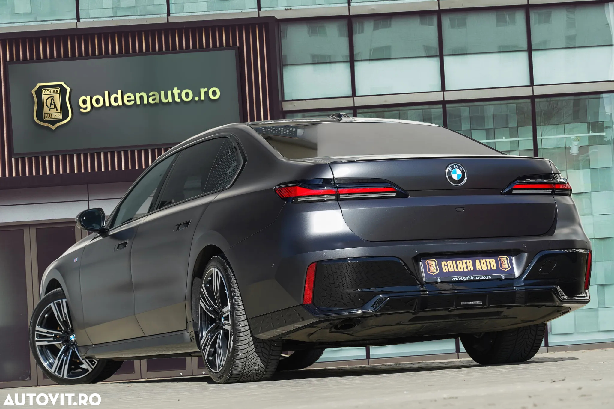 BMW Seria 7 740d xDrive MHEV - 37
