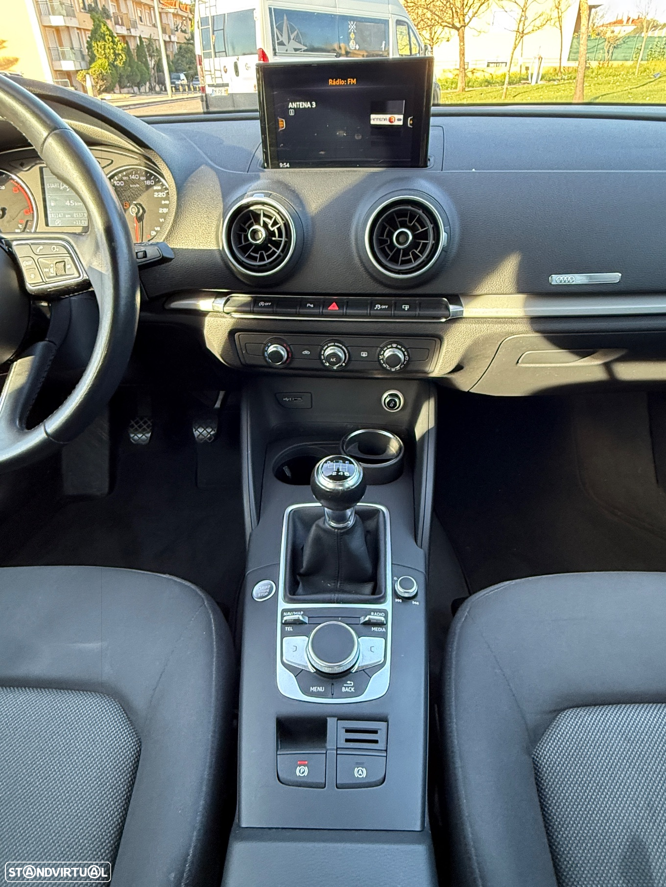 Audi A3 Sportback 1.6 TDI Attraction Ultra - 11