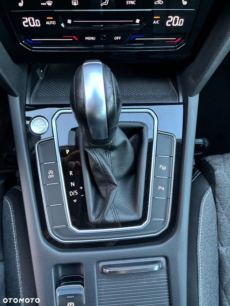 Volkswagen Passat - 33