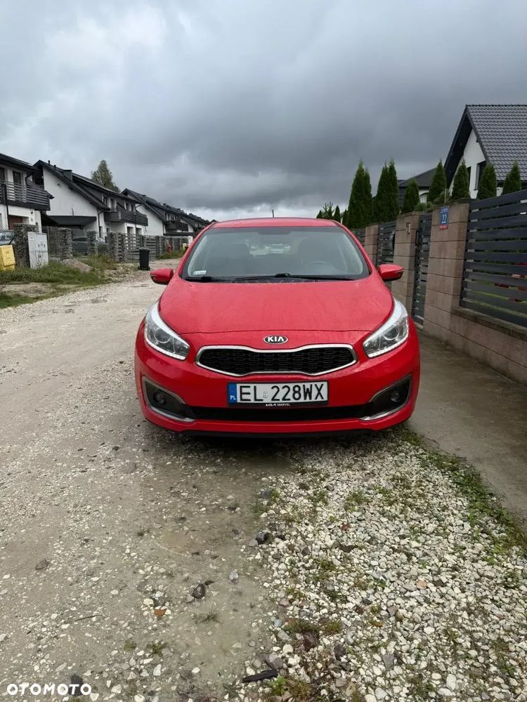 Kia Ceed Cee'd 1.6 GDI L Business Line - 2