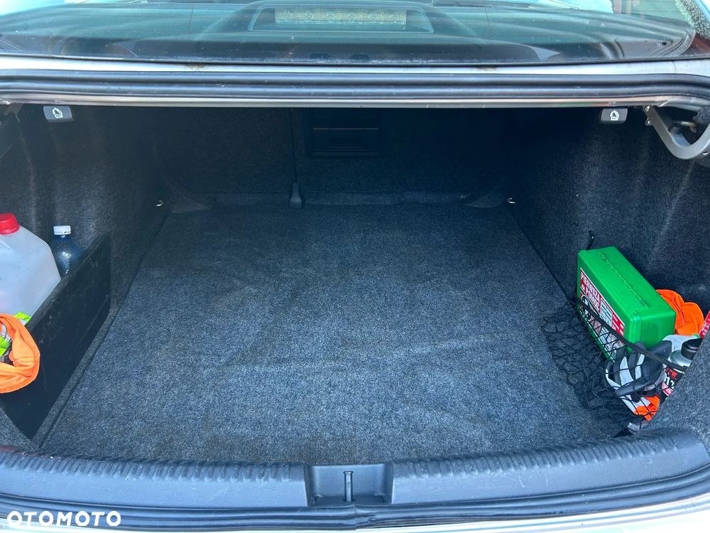 Volkswagen Jetta 2.0 TDI DPF Comfortline - 14