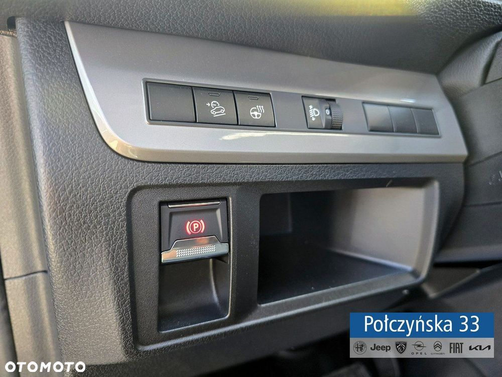 Peugeot Traveller - 12