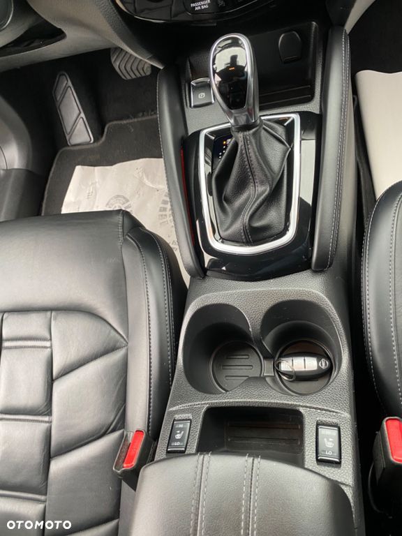 Nissan Qashqai 1.3 DIG-T Tekna DCT - 2