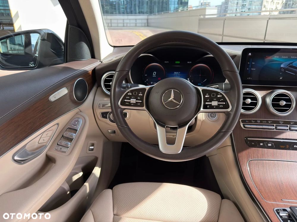 Mercedes-Benz GLC - 21