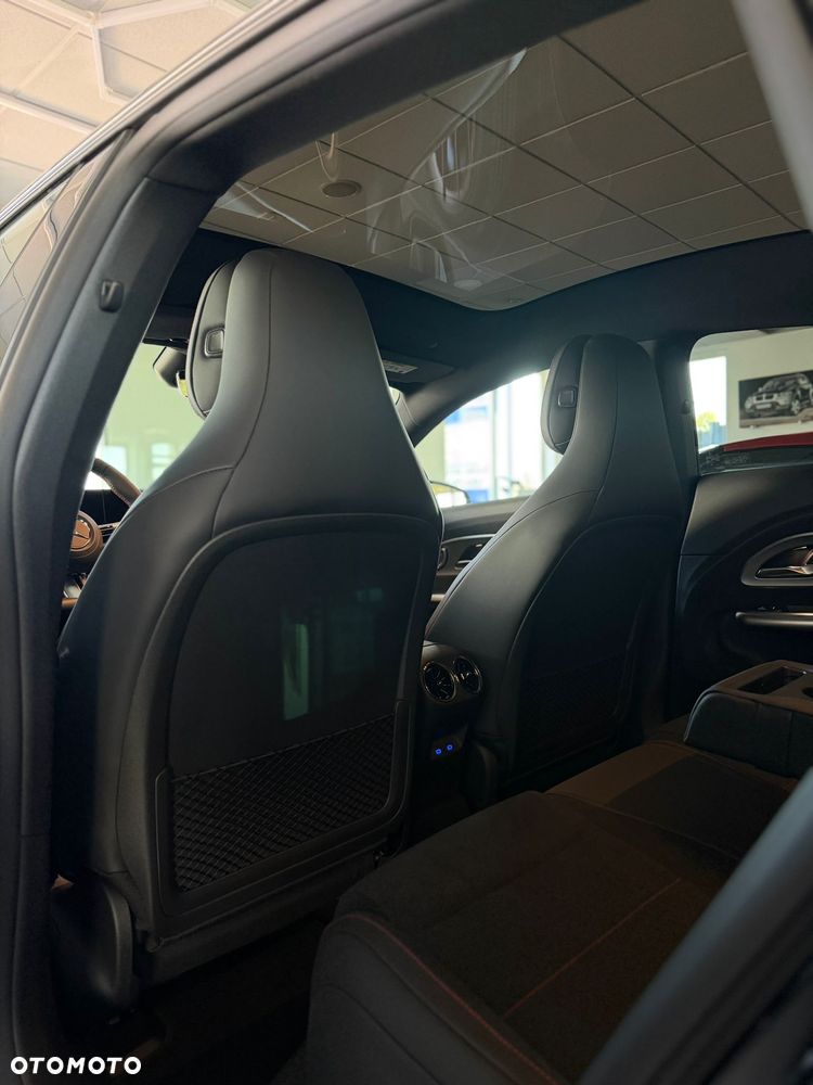 Mercedes-Benz CLA 200 mHEV 8G-DCT - 13