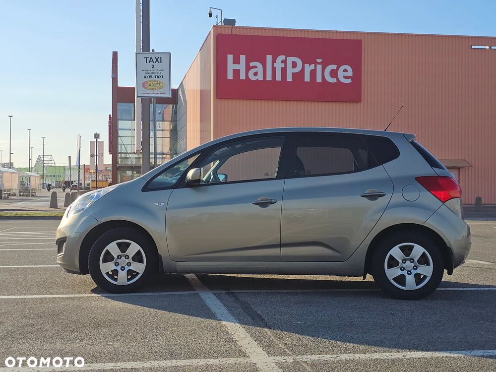 Kia Venga 1.6 L - 4