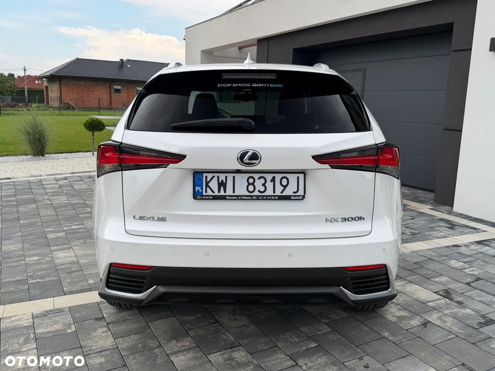Lexus NX 300h Business Edition AWD - 8