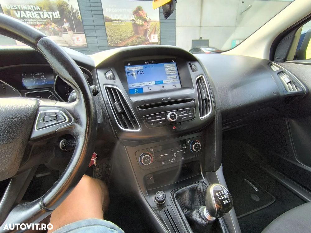 Ford Focus - 13