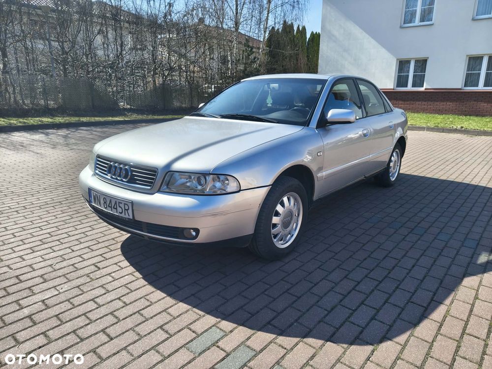 Audi A4 Limousine - 1