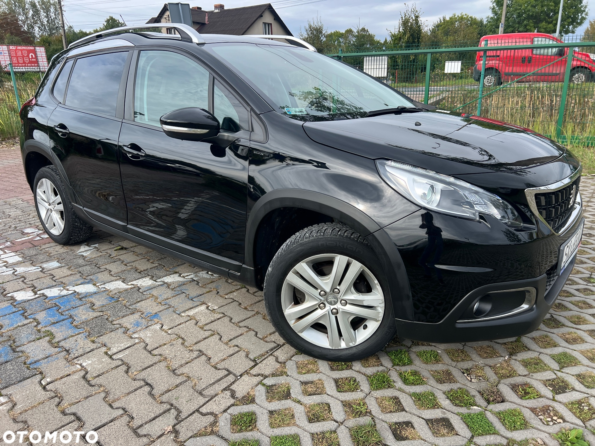 Peugeot 2008 1.2 Pure Tech Signature - 25