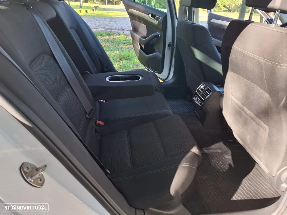 VW Passat 1.6 TDI Trendline - 17