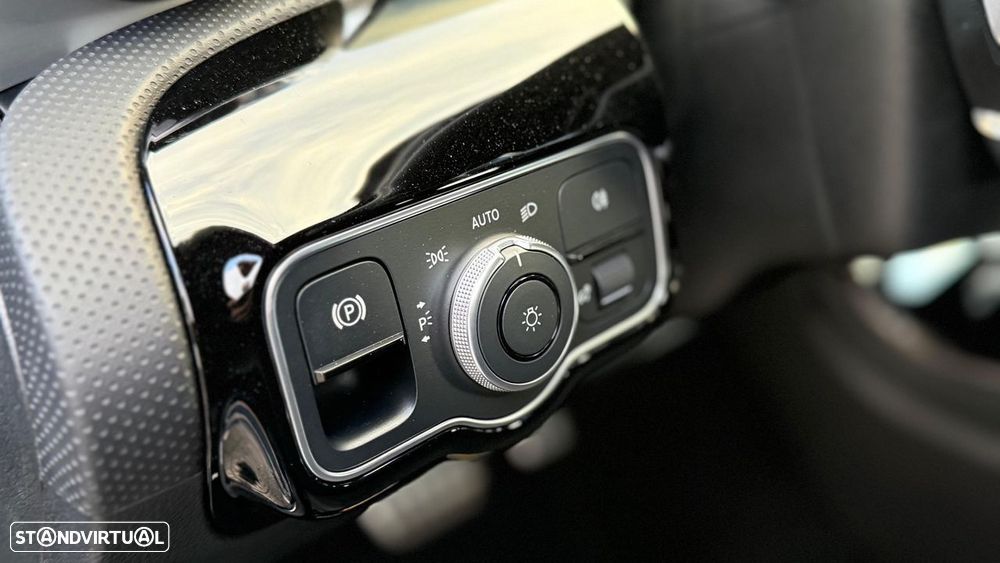 Mercedes-Benz CLA 250 e Shooting Brake AMG Line - 15