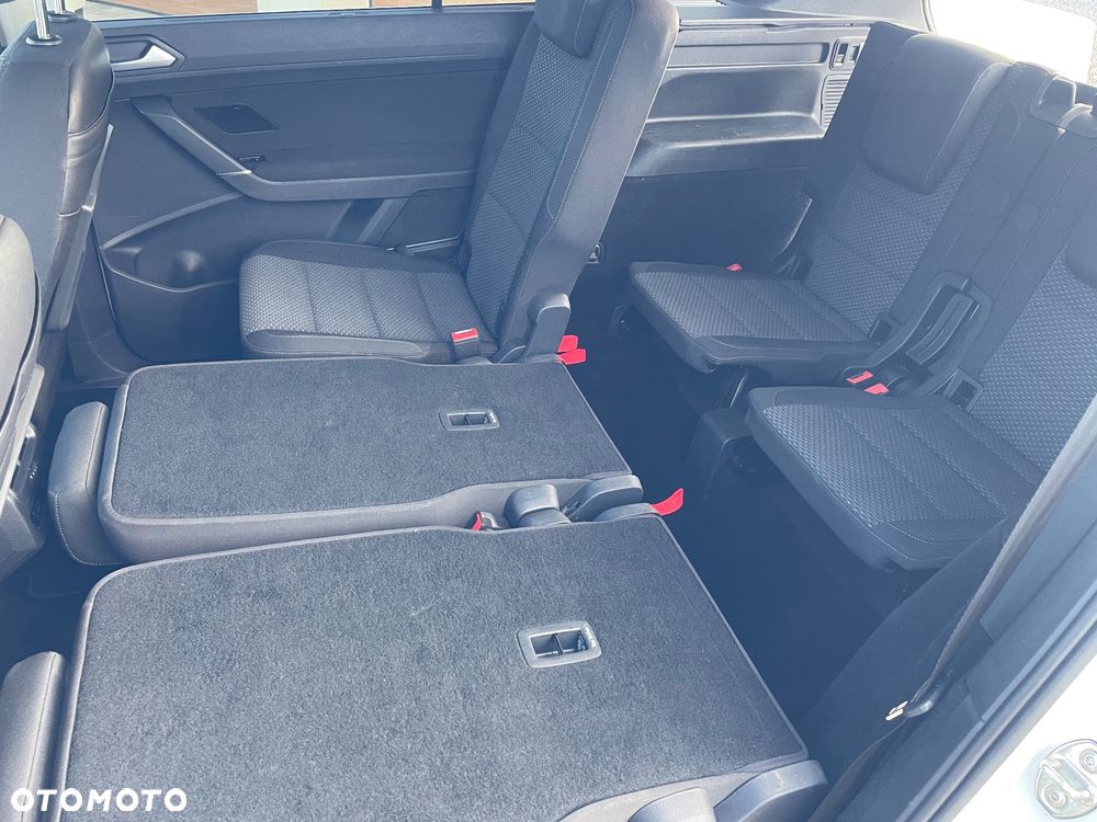 Volkswagen Touran - 8
