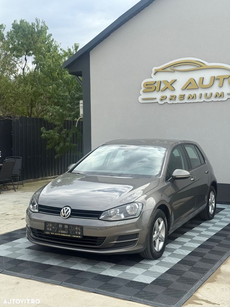 Volkswagen Golf - 2