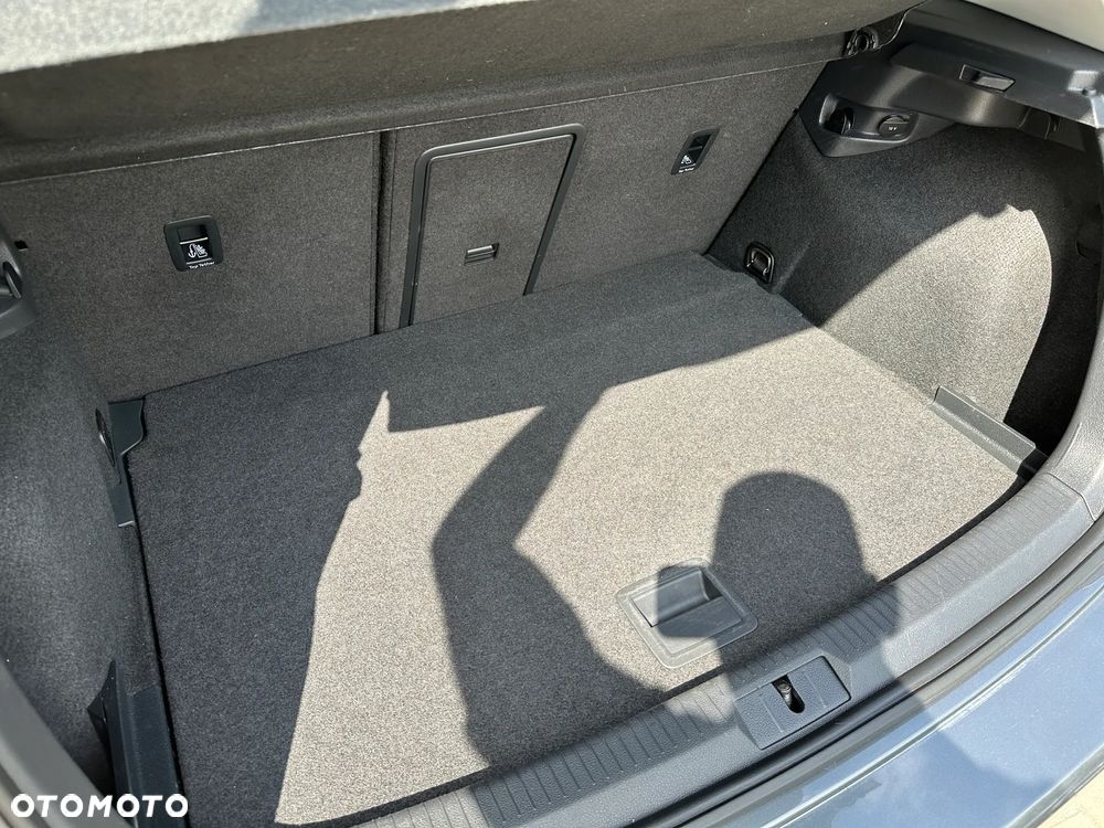 Volkswagen Golf - 28