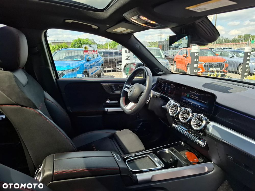 Mercedes-Benz GLB 250 4-Matic AMG Line 8G-DCT - 23