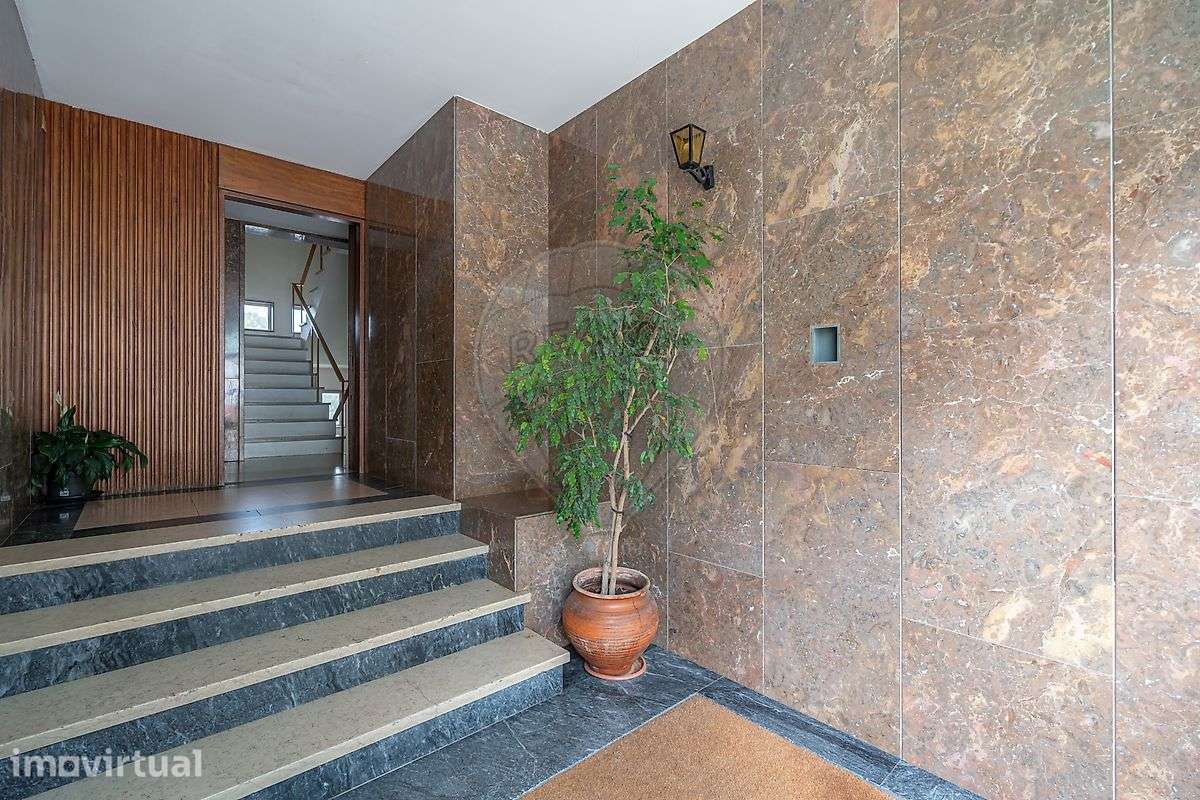 Apartamento T7 para venda - Grande imagem: 2/39