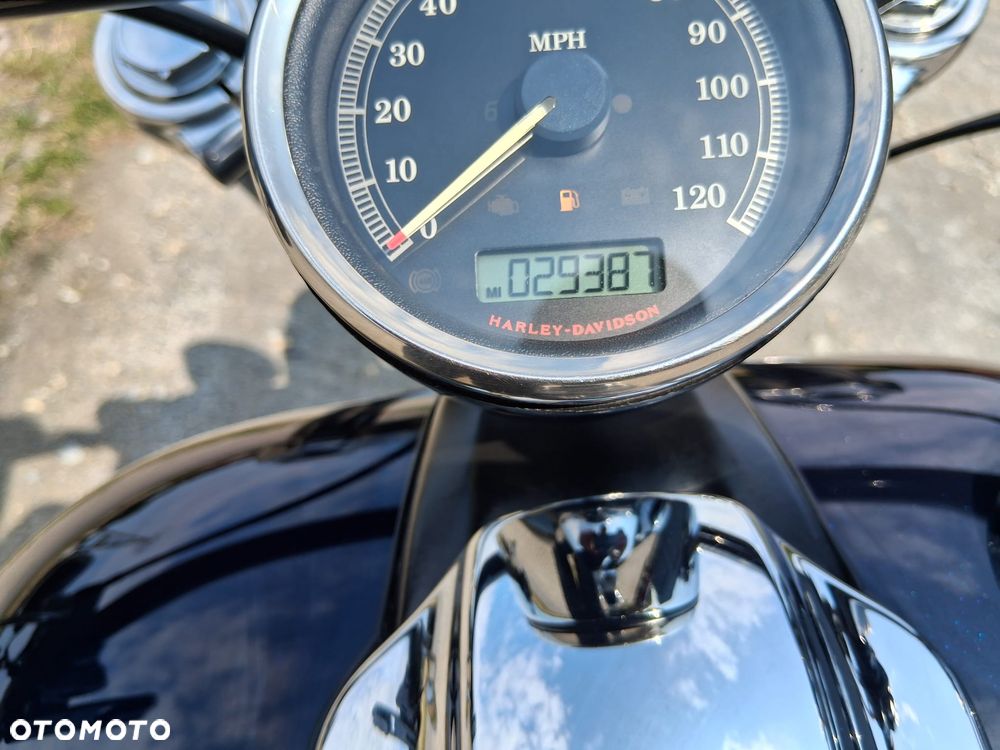 Harley-Davidson Softail Breakout - 19