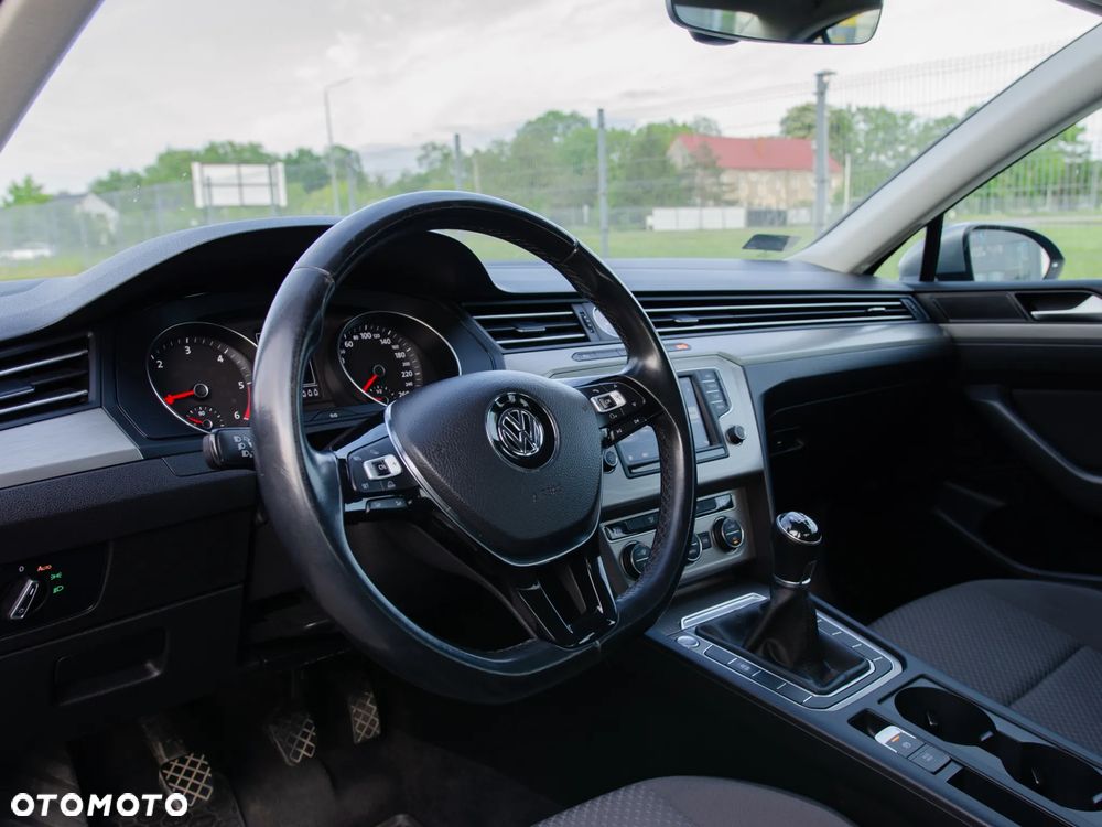 Volkswagen Passat 2.0 TDI SCR Comfortline - 15