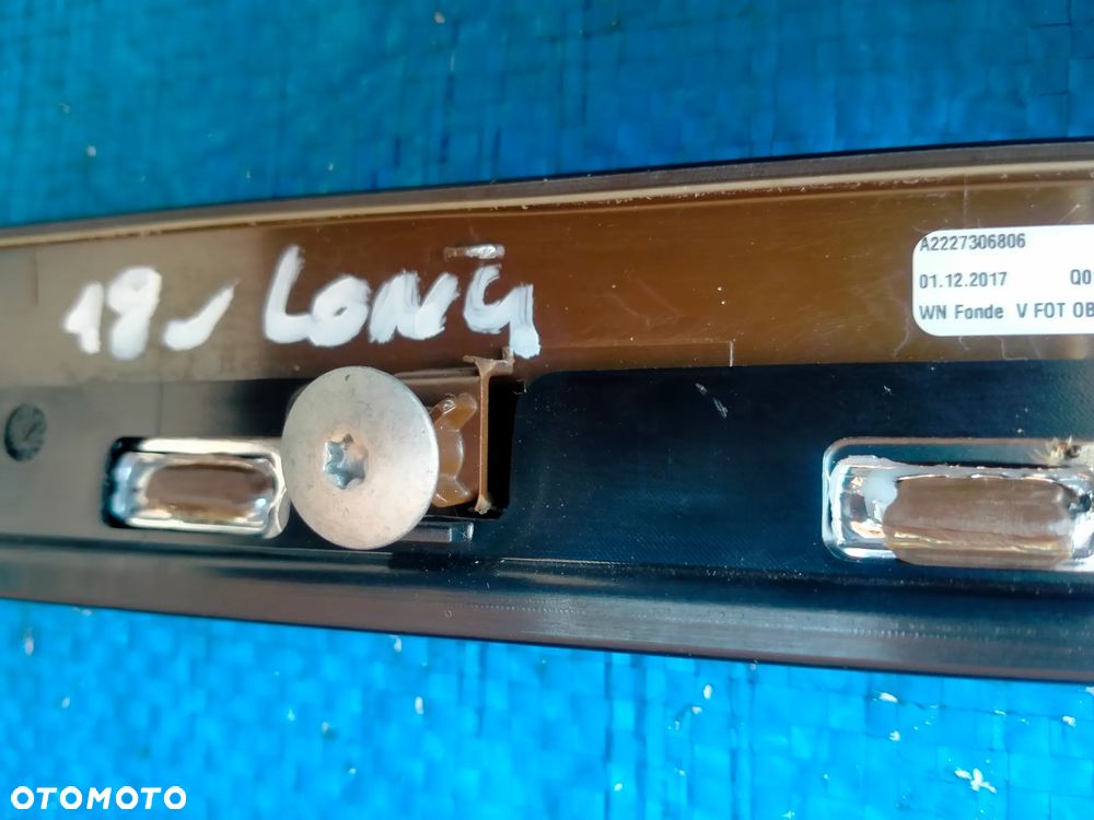 Mercedes W222 Lift Long Dekor Dekory Listwy Konsoli Drzwi Podświetlane 2018r - 16